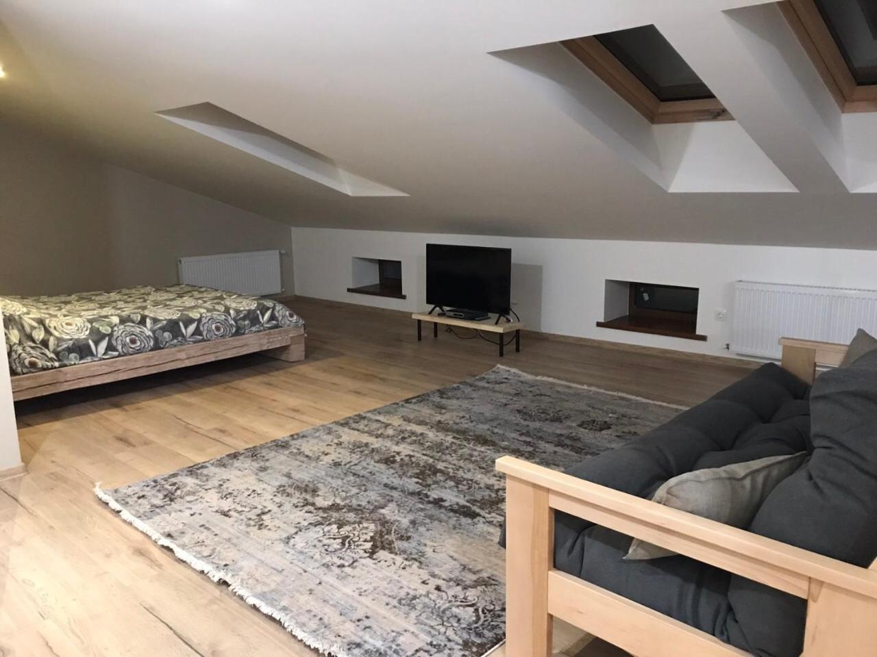 Apartment リヴィウ エクステリア 写真