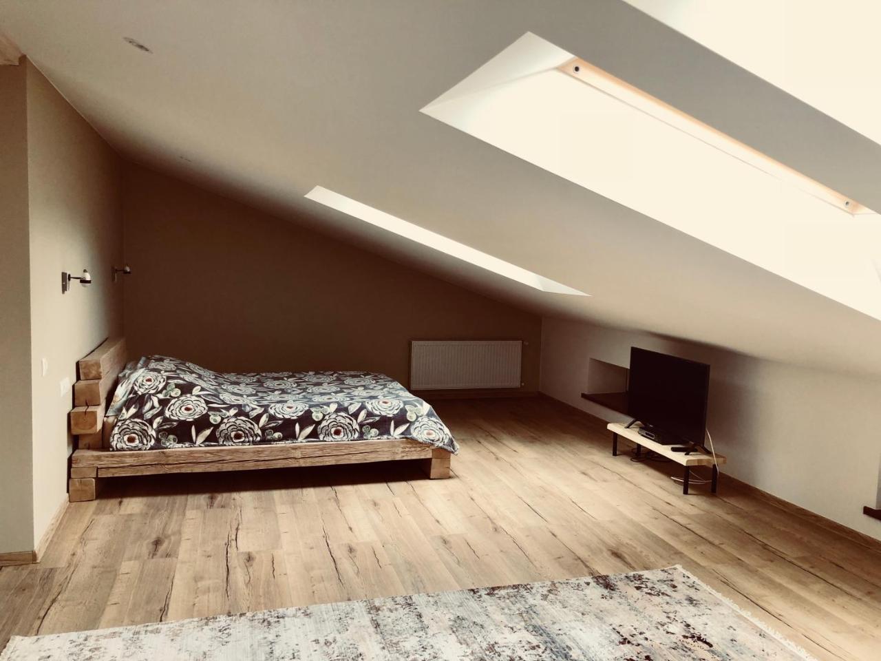 Apartment リヴィウ エクステリア 写真